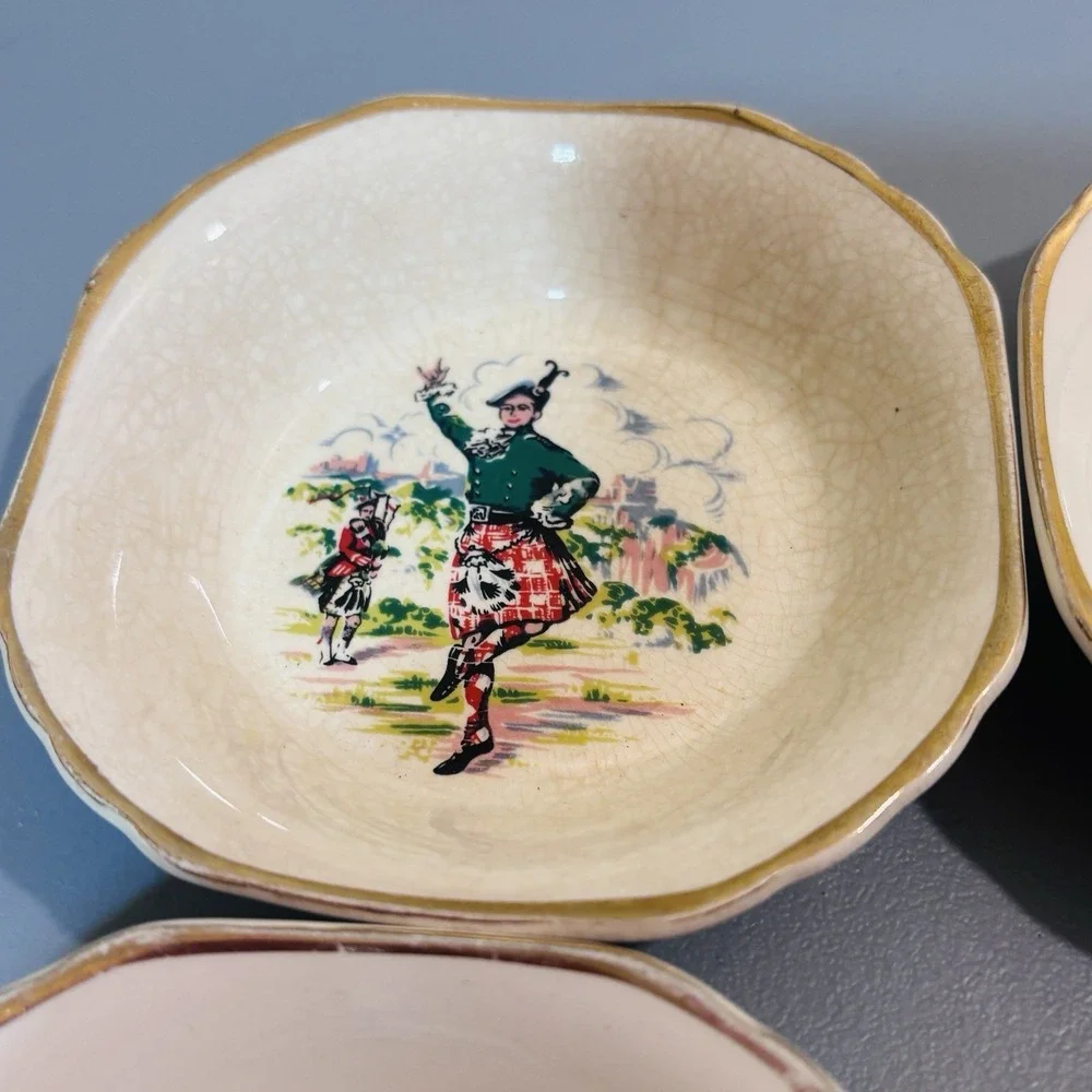 Set of 4 Scottish Trinket Bowls Vintage Bagpiper & Man In Kilt Gold Trim Glasgow